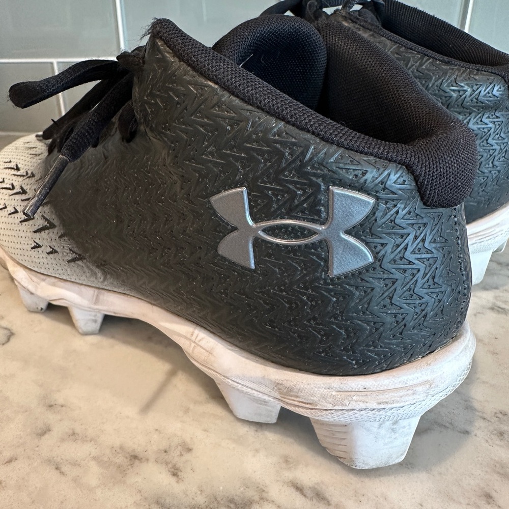Under Armour Black and White Sports Cleats